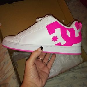 Women's DC Shoes size 9